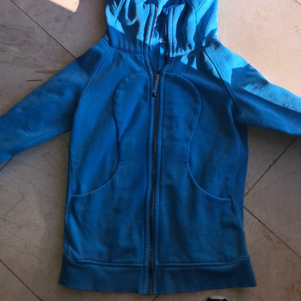 Lululemon sweatshirt